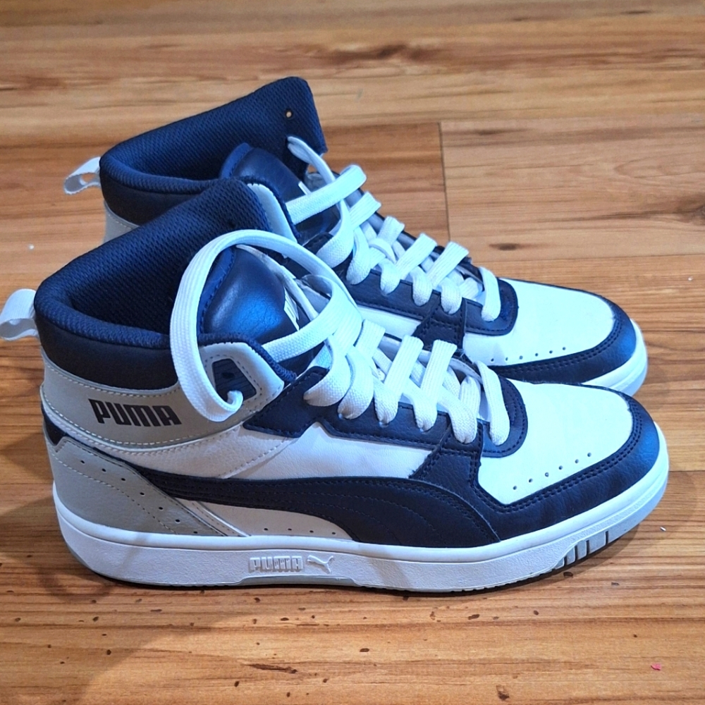Puma Sneakers